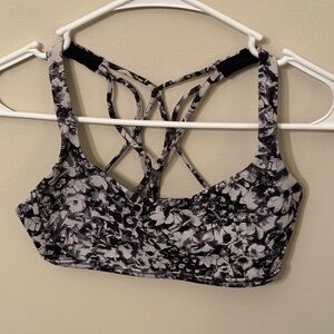Lululemon Free To Be Zen Bra Size 4 W/ Removable Pads